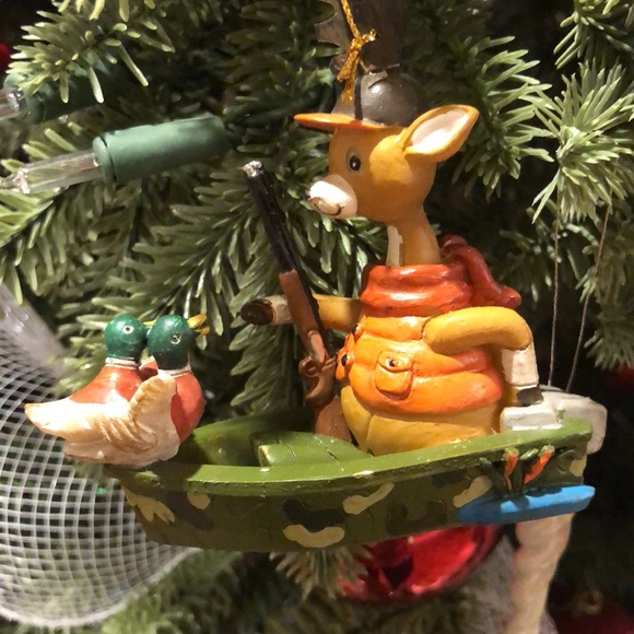 JWM Collection Hunting Ornament “Deer in Boat” - Picture 4 of 14